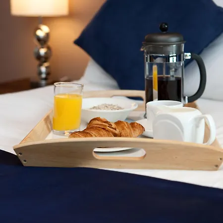 The Spires Serviced Apartament *