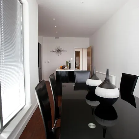 Apartament The Spires Serviced *