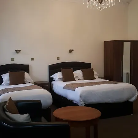 Hotel Mclays 2*
