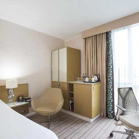 Hilton Garden Centre Hotel 4*