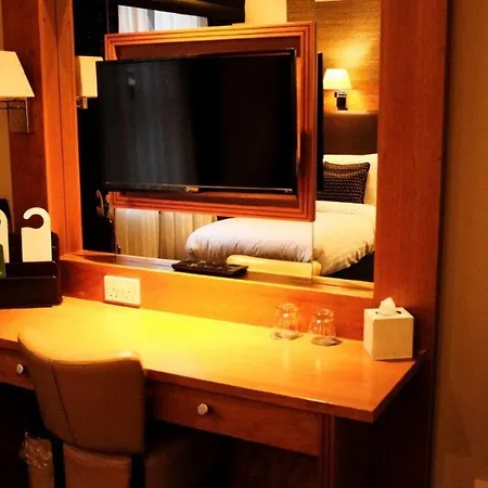 Western Garfield House Hotell 3*