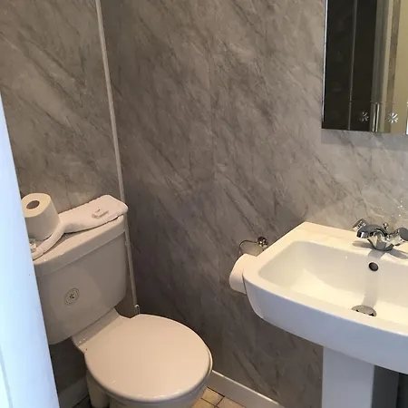 Smiths Guest house 2*