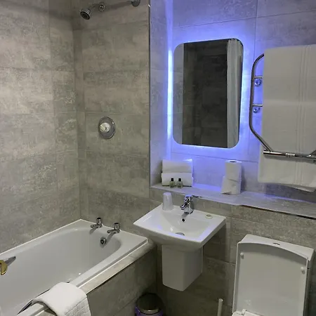 Crowwood And Alba Restaurant Hotel