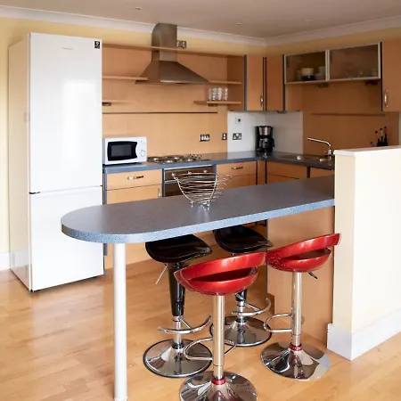 Pass The Keys Lovely 2-bed In Perfect City Location With Parking Apartment Glasgow