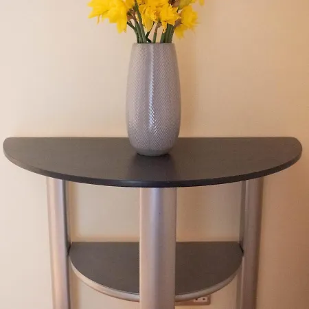 Pass The Keys Lovely 2-bed In Perfect City Location With Parking Apartment