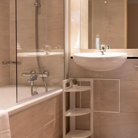 Pass The Keys Lovely 2-bed In Perfect City Location With Parking * גלאזגו