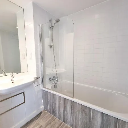 Apartment Two Bed Penthouse In The Heart Of