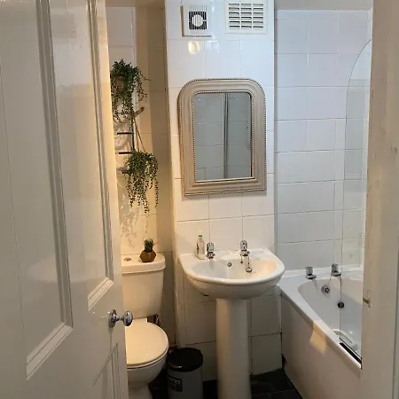 Captivating In Westend Uk * Glasgow