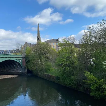 Captivating In Westend Uk