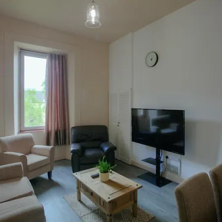 Spacious West End Glasgow: 3-bed With Free Parking Glasgow