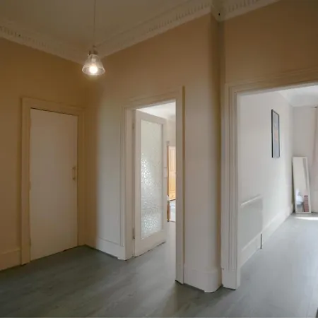 Spacious West End Glasgow: 3-bed With Free Parking * Glasgow