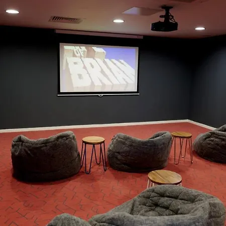 Canvas - In Centre