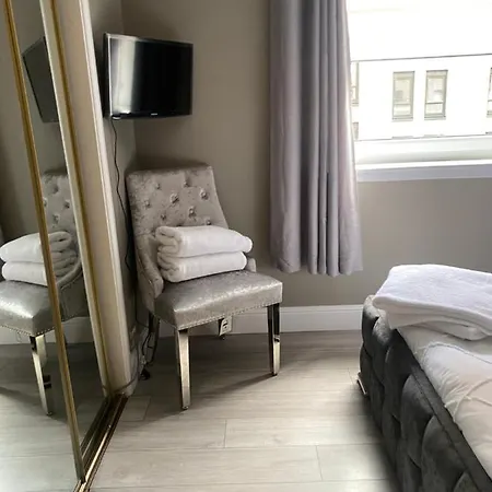 2 Bedroom At Secc Hydro Free Parking *