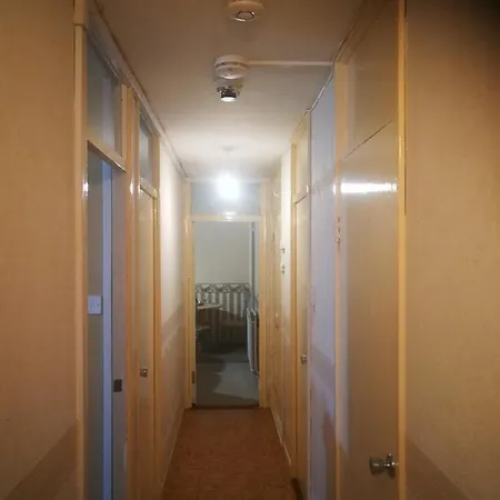 Beautiful Bedroom, Glasgow City Centre G4 Private Spare-Room *