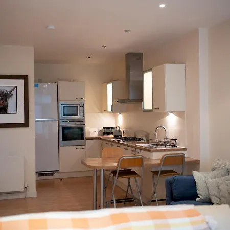 Appartamento Pass The Keys Spacious Family 2-bed Gf Sleeps 6 With Parking Glasgow