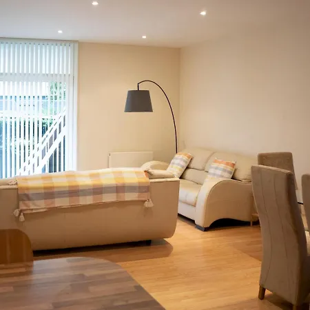Pass The Keys Spacious Family 2-bed Gf Sleeps 6 With Parking *