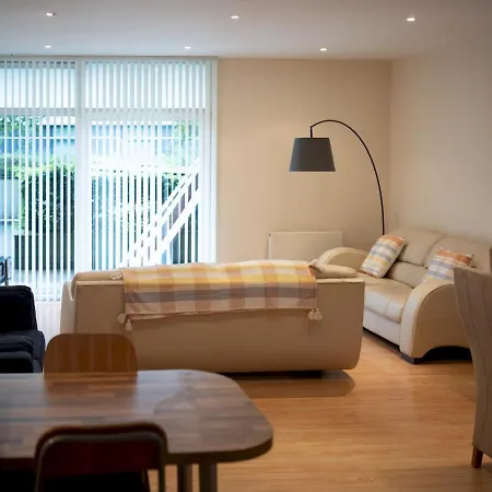 Pass The Keys Spacious Family 2-bed Gf Sleeps 6 With Parking Appartamento