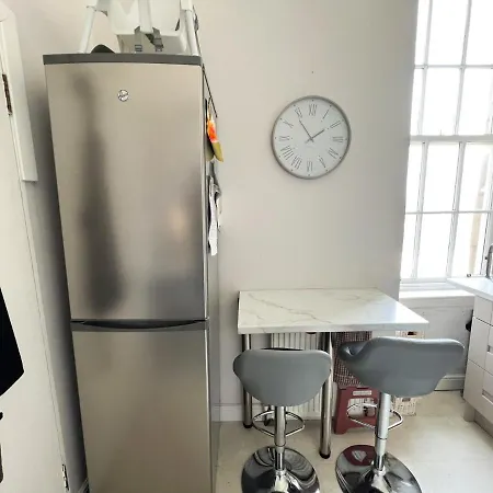 2-Bed Modern City Centre Apartment Appartamento