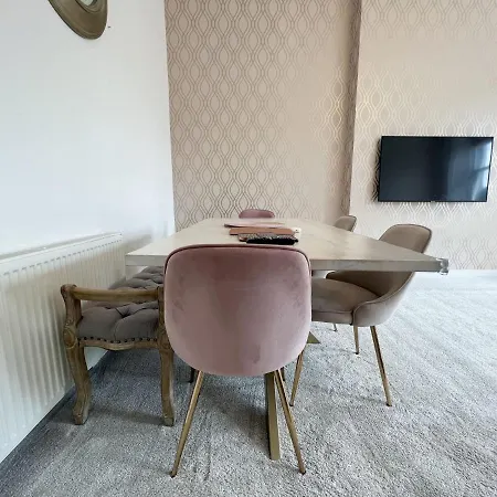2-Bed Modern City Centre Apartment Appartamento Glasgow