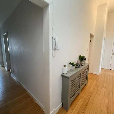 Appartamento 2-Bed Modern City Centre Apartment
