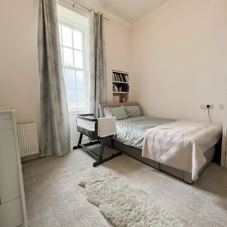 2-Bed Modern City Centre Apartment * Glasgow