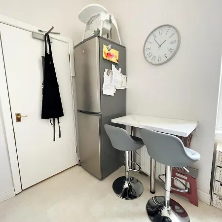 2-Bed Modern City Centre Apartment Appartamento *