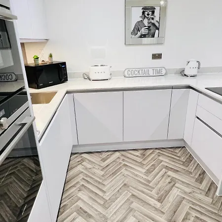 Designer House Glasgow: Luxe West End Retreat With Ev Charging Villa Glasgow