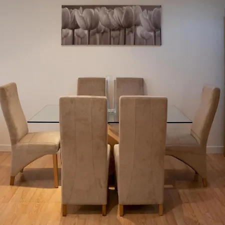 Pass The Keys Spacious Family 2-bed Gf Sleeps 6 With Parking * Glasgow