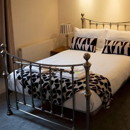 Appartamento Pass The Keys Spacious Family 2-bed Gf Sleeps 6 With Parking Glasgow
