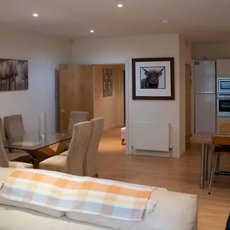 Pass The Keys Spacious Family 2-bed Gf Sleeps 6 With Parking *