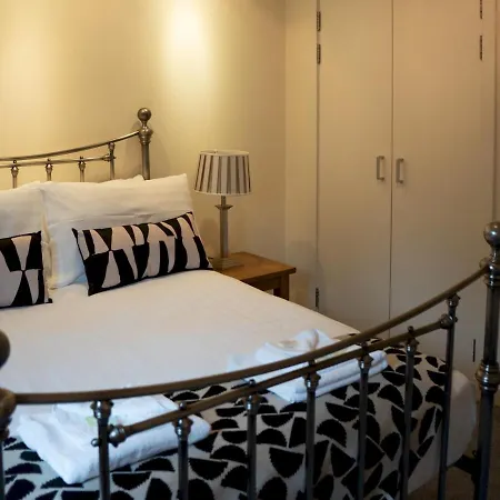 Pass The Keys Spacious Family 2-bed Gf Sleeps 6 With Parking *