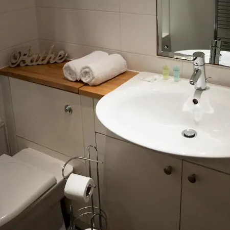 Appartamento Pass The Keys Spacious Family 2-bed Gf Sleeps 6 With Parking *