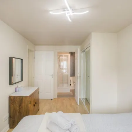 Spacious 2-bed Serviced With Free Secure Parking Central Sse Hydro