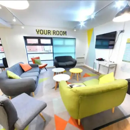 Comfy Ensuite Rooms For Students Only, Glasgow - Sk בית הארחה גלאזגו