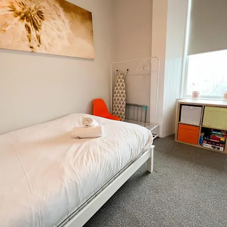 1 Bedroom Apartment