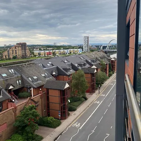 Secc/hydro Modern 6th Floor 2br Apartment, Great Views & Free Parking