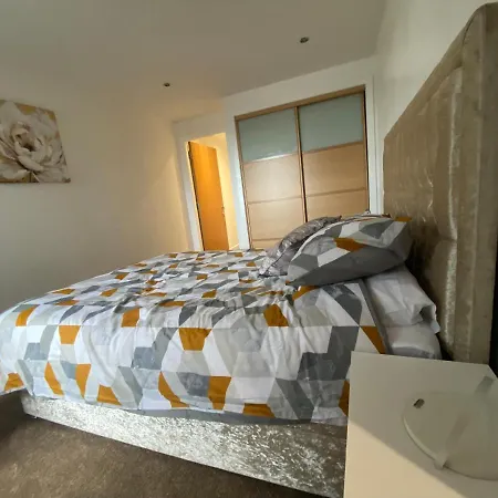 아파트 Secc/hydro Modern 6th Floor 2br Apartment, Great Views & Free Parking *