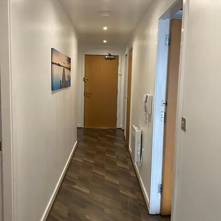 Secc/hydro Modern 6th Floor 2br Apartment, Great Views & Free Parking * 글라스고