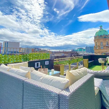 Two Bedroom Penthouse Appartamento *