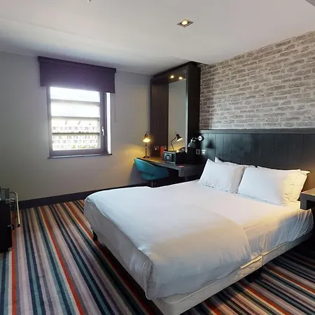 Hotell Village 4*