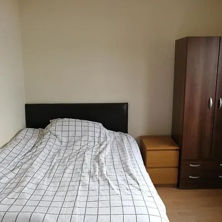 A Double Bedroom Near Centre Not In Great Condition Suitable For Short Gasthuis Glasgow