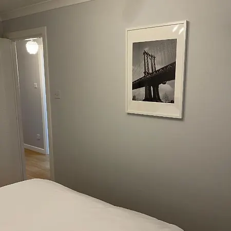 2 Bed Contemporary Free Parking Netflix Sleeps 4 格拉斯哥