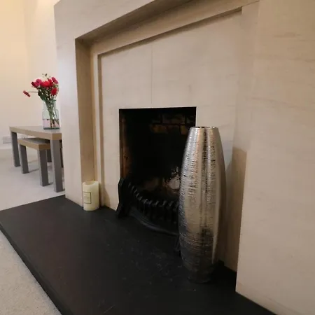 Signature - Moss View