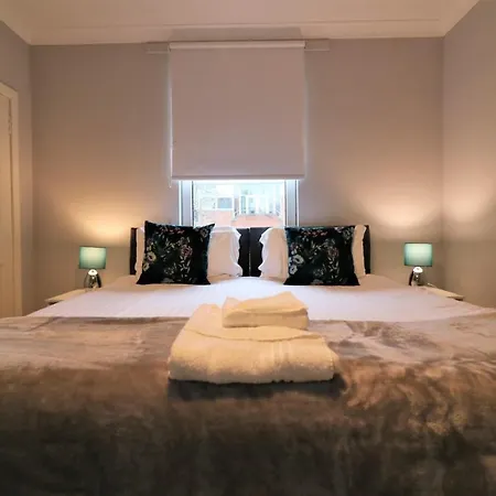 Signature - Moss View Apartment Glasgow