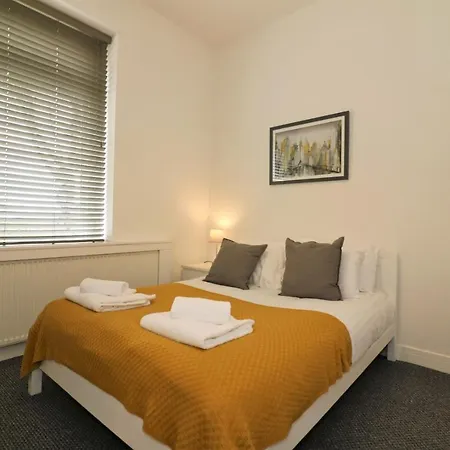 Signature - Railway Apartment Glasgow