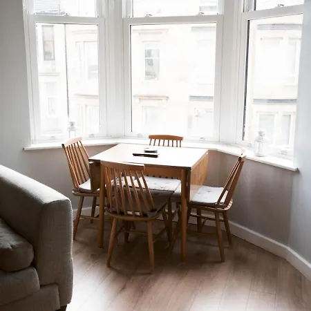 Pass The Keys Lovely Traditional 2 Bedroom Flat In West End Glasgow