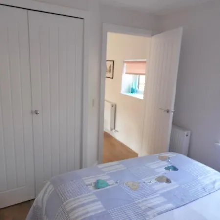 Signature - Campsie Apartment *