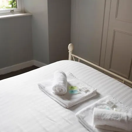 Pass The Keys Lovely Traditional 2 Bedroom Flat In West End Glasgow