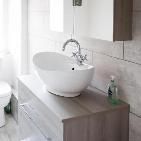 Apartment Pass The Keys Lovely Traditional 2 Bedroom Flat In West End *