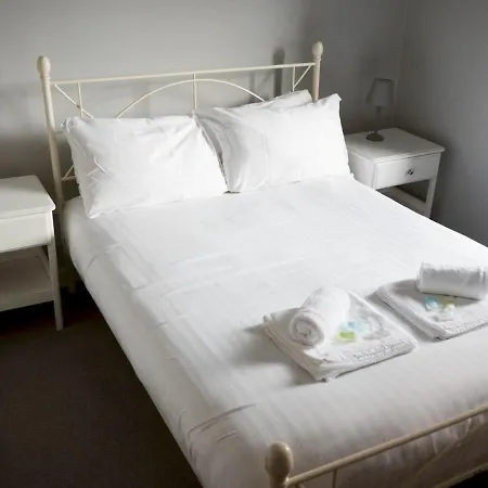 Apartment Pass The Keys Lovely Traditional 2 Bedroom Flat In West End